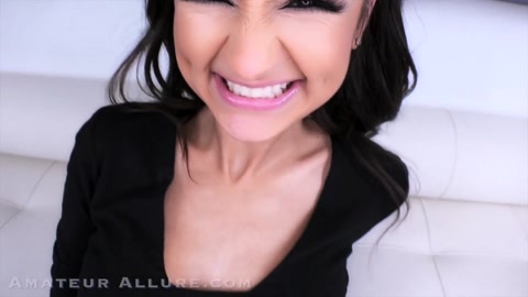Eliza Ibarra Close Up